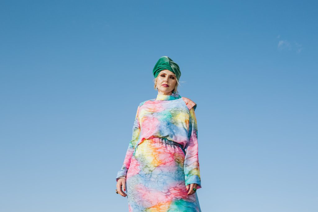 Die Nowak-blauer Himmel1-by_Rebecca_Schwarmeier